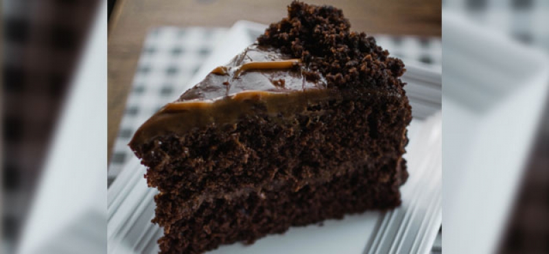Bolo de Chocolate Fácil Cursos online, amigurumi, renda extra, dinheiro em casa, crochÃª 